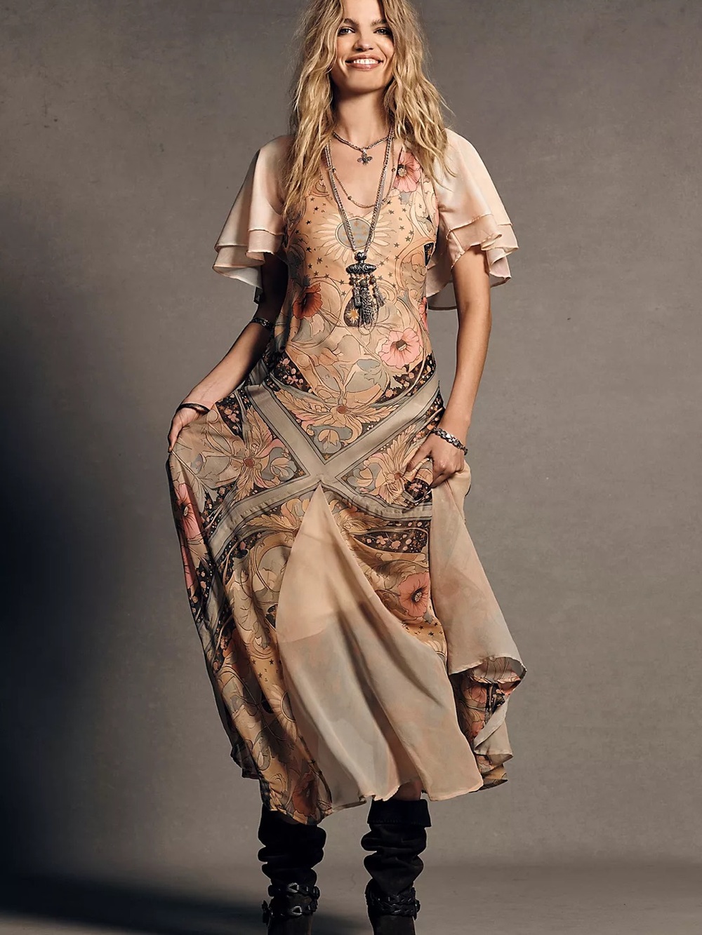 People Bohemian Floral Maxi Dress in Blush Pink - Picture 5 of 15